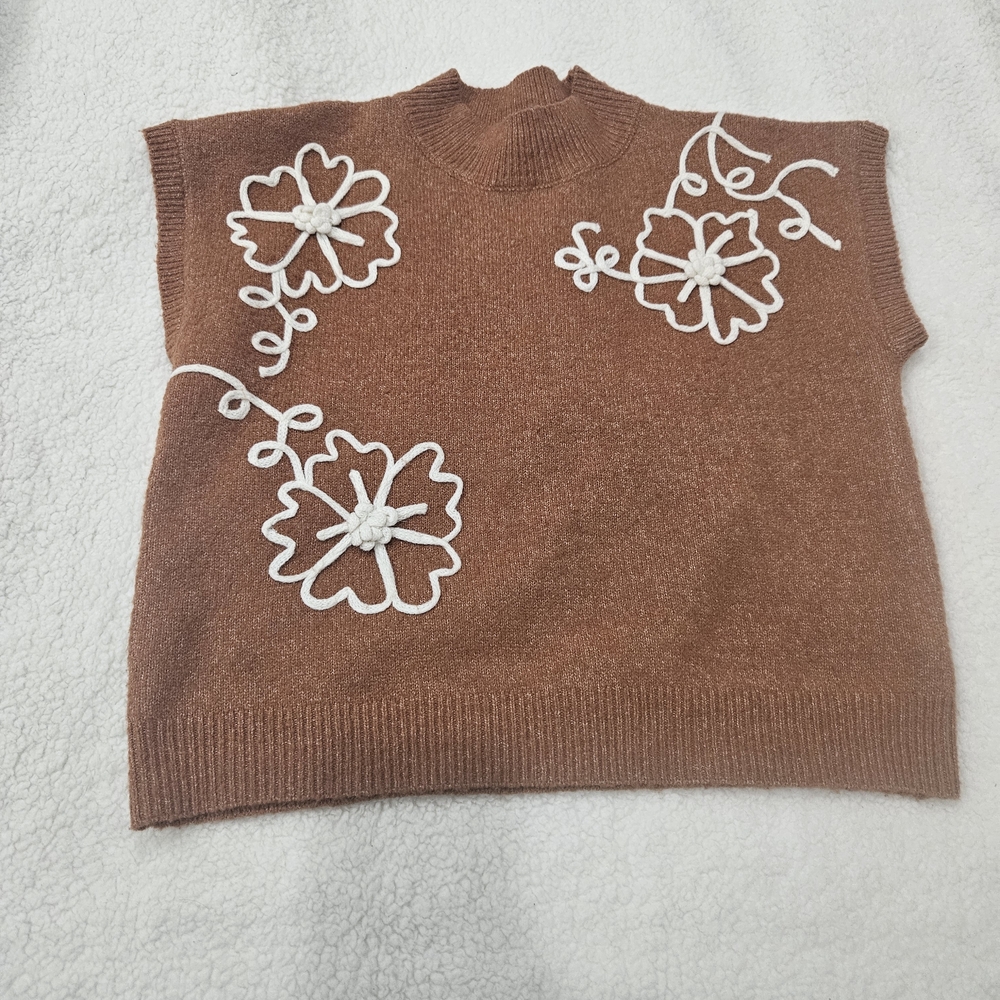 Entro Brown Sweater with White Floral Design